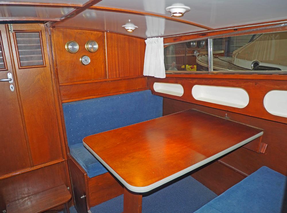 Cabin en avant, H&eacute;bergements